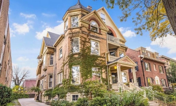 East Town House | The Prospect Mansion & Loft