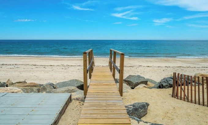 Plymouth House | The Quarterdeck | Oceanfront Fun for All Ages