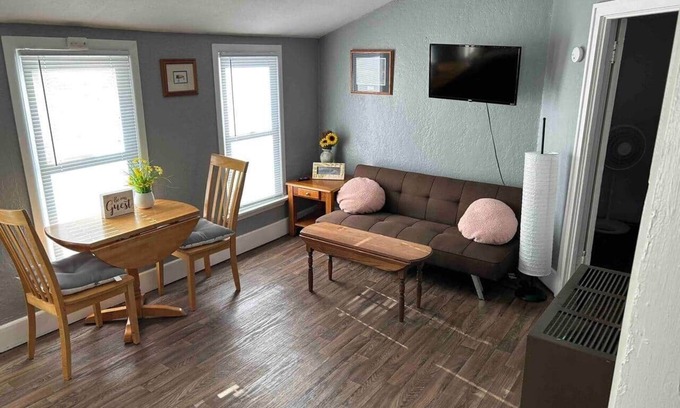 Pine City Apartment | 🏡 The Quirky Cozy Nest