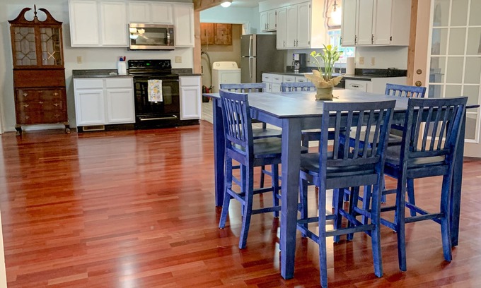 Warner Robins House | The Ranch: Sleeps 10-Charming Spacious,Convenient