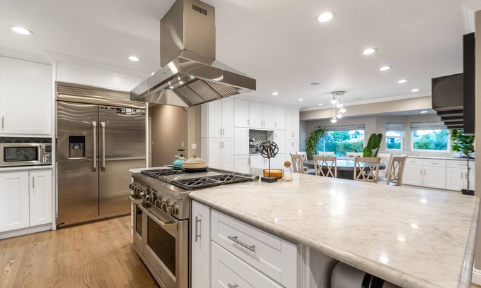 North Hills House | The Rayen Private Acre Oasis in The Valley!