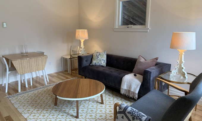 Waterloo House | The Red House 3 Bdrm Walker’s Paradise
