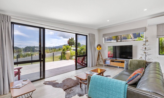 Raglan House | THE RED HOUSE
