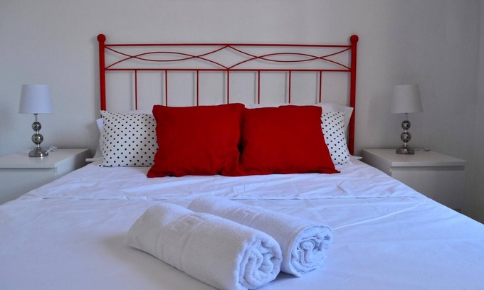 San Lorenzo Apartment | The red house: stay in the heart of Seville