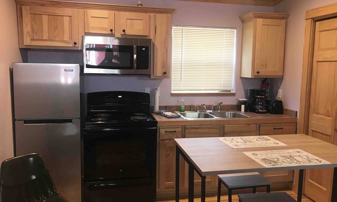 Coram Apartment | The Red Station by Glacier - Apartment #3 with AC and laundry