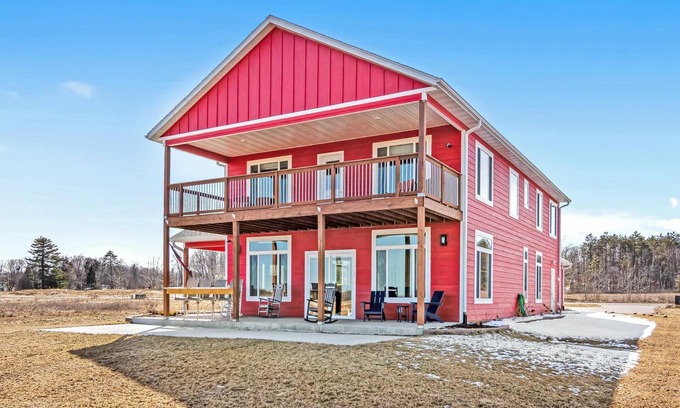 Hayward House | The Red Walleye: A Big Home on Big Fish Golf Course - Sleeps 22!
