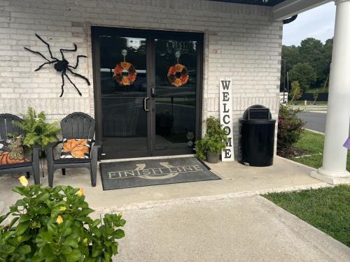 Hot Springs Other | The Reflection-Walk to Oaklawn & Bathhouses in Downtown Hot Springs