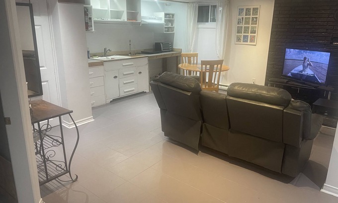 Masson-Angers Apartment | The refuge