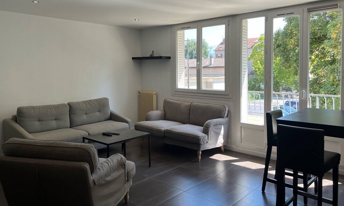 Saint-Martin-d'Heres Apartment | The Republican soft touch 🪶 #DP