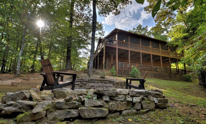 Foxfire Estates Cabin | The Retreat is pet-friendly with 3 King beds, Hot Tub, Fire-pit, pool table and minutes from downtown Blue Ridge