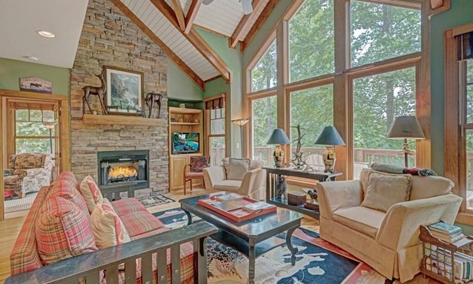 Foscoe House | The Richlands- Mountain House, Gated Resort, Indoor/Outdoor Pools and Hot Tub, Fitness Area, Fish.