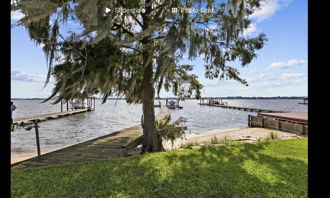 River Road House | The River Club II