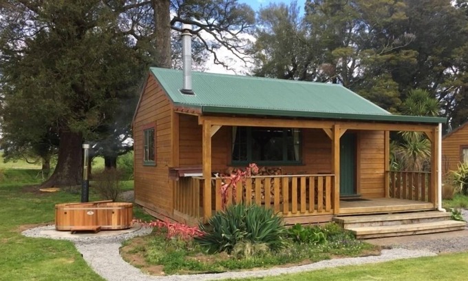 Ohakune Ski Chalet | The River Lodge - Chalet 2 with River View
