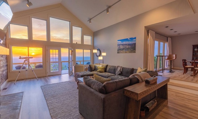 Lupton City House | The Rock House - Incredible views, dreamy, and spacious with 3 lofts and library