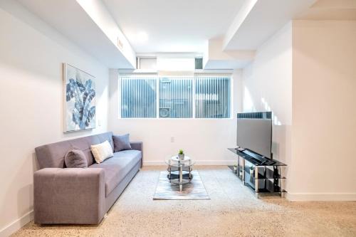 Downtown Toronto Hotel | The Roland Inviting 2BR Basement Suite in Downtown Toronto