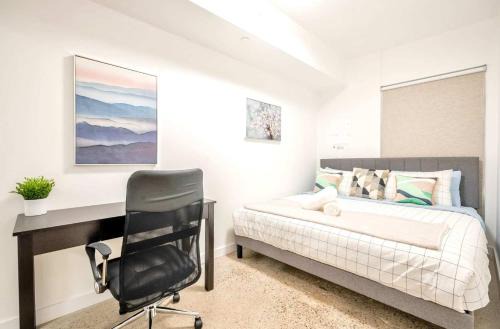 Downtown Toronto Hotel | The Roland Peaceful 2BR Suite Near Downtown Toronto