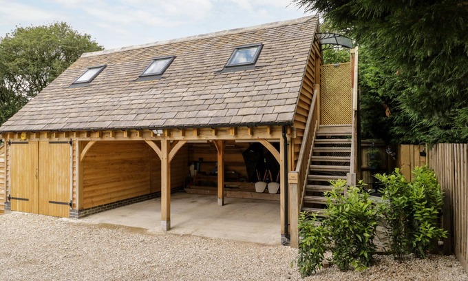 Burford Cottage | THE ROOKERY, pet friendly, with a garden in Burford