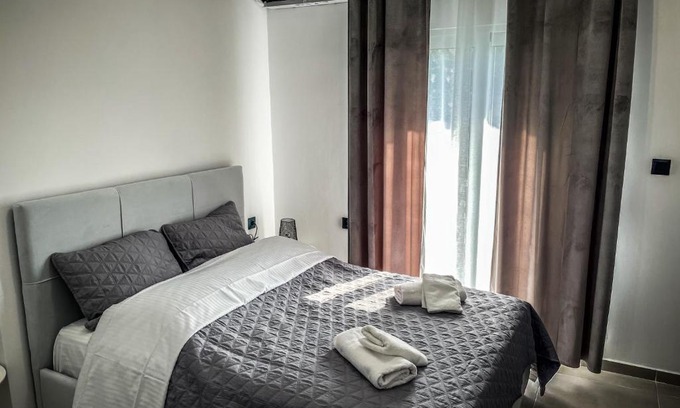 Xanthi Apartment | The Room