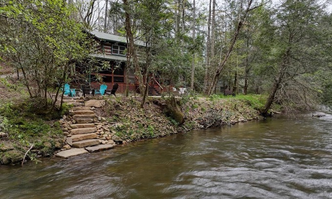 Suches Cabin | The Roost - On The Toccoa River