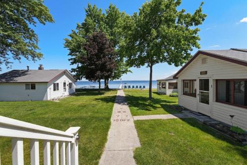 Houghton Lake House | The Roost