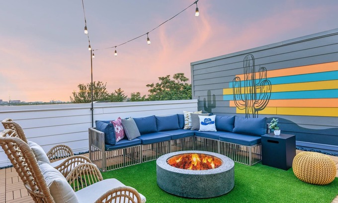 Hurwood Heights House | The Rosedale - Rooftop Oasis by Geodis Park