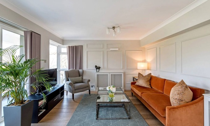 Queen's Gate Apartment | The Royal Albert Memorial Apartment