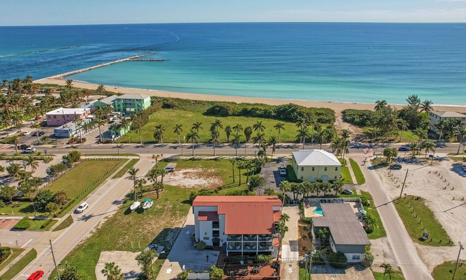 Fort Pierce Hotel | The Royal Inn Beach Hotel Hutchinson Island