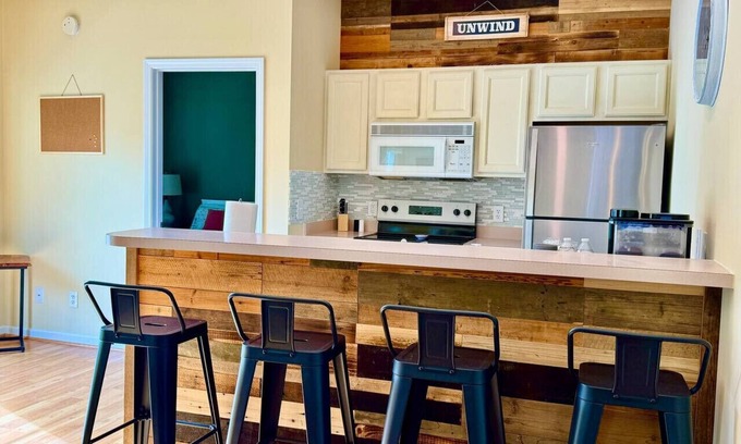 Sea Trail Apartment | The Royal Villa at 215
