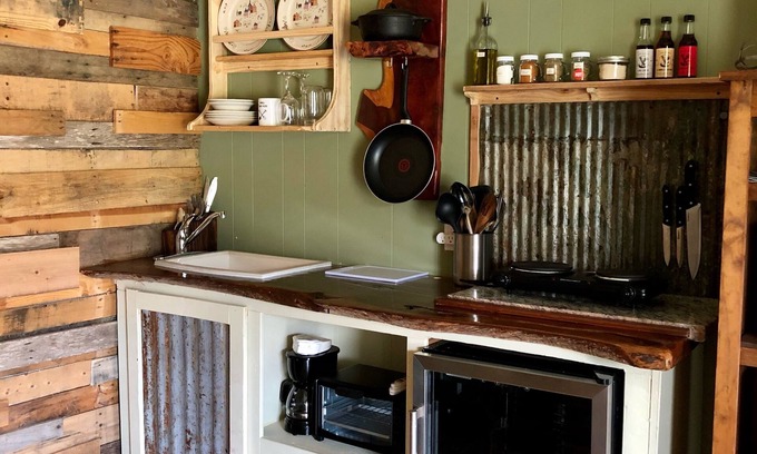 Opelousas Apartment | The Rustic Retreat Studio