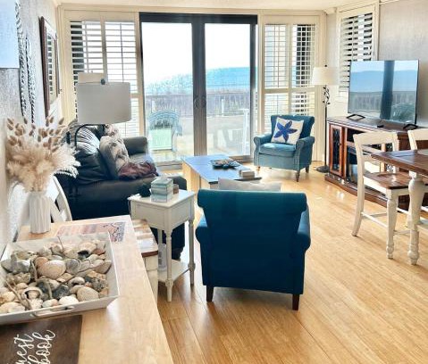 Windy Hill Apartment | The Salty Breeze - 2 Ocean Front Master's - Steps to the Beach