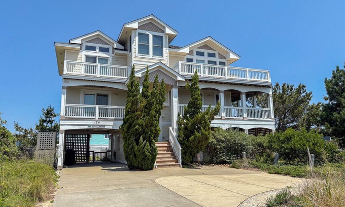 Carolina Dunes House | The Salty Lab - Beautiful Ocean & Sound views in this 5 BR "Dog Friendly" home!