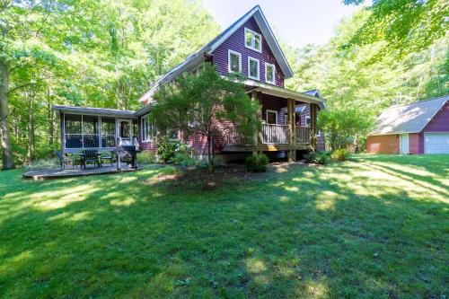 Glenn House | The Sanctuary - Halfway point between South Haven and Saugatuck - Walking distance to Lake Michigan