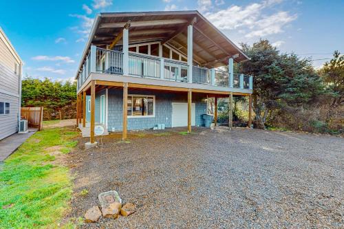 Rockaway Beach House | The Sand Ranch