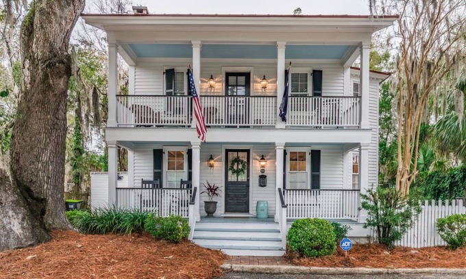 Historic District House | The Sandpiper - Just Steps to Downtown Beaufort and Beaufort River