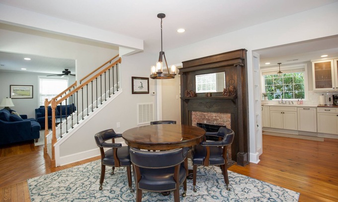 Old Town House | The Scotsman Cottage - Half a mile to Downtown Shops & Restaurants