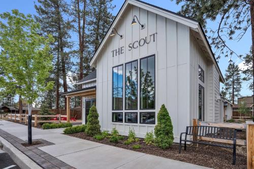 Sisters Hotel | The Scout Boutique Cottages