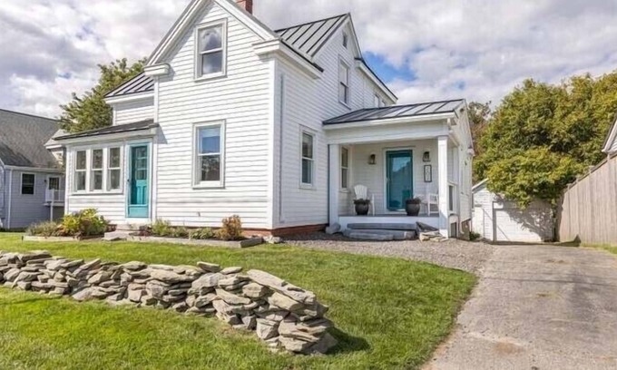 Cape Elizabeth House | “The Sea Keeper” at Two Lights with lighthouse and ocean view