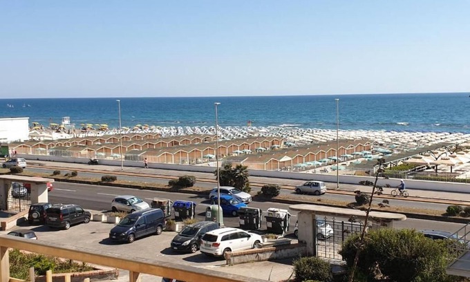 Quartiere XXXIV Lido di Ostia Levante Apartment | THE SEA OF ROME APARTMENT "TIMONI"