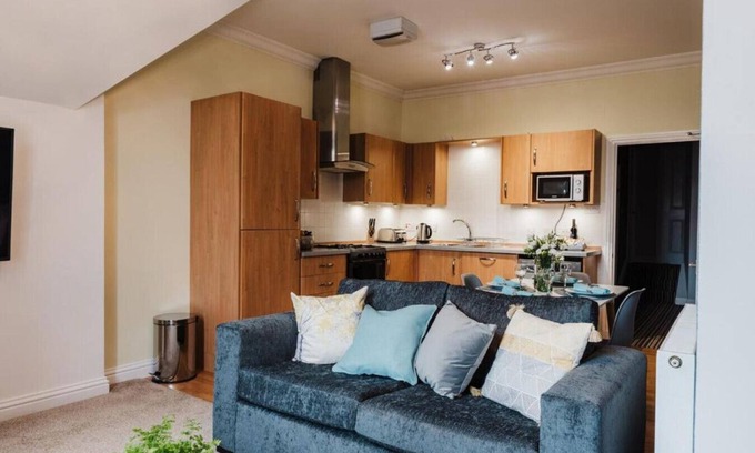 Elgin House | The Seaforth House Chic & Stylish