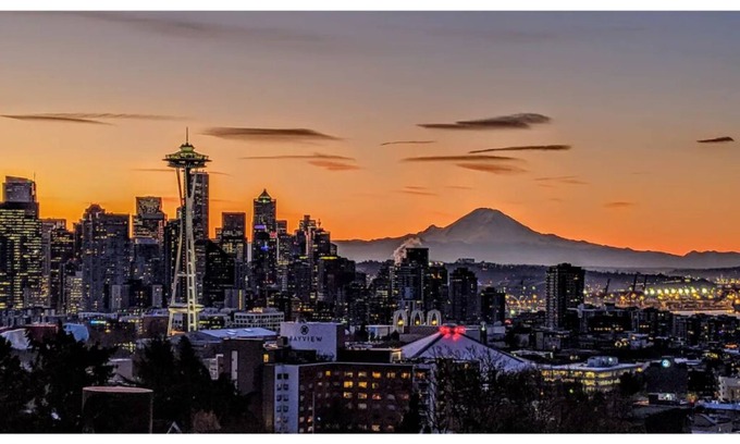 Lower Queen Anne House | "The" Seattle View & 5-Star Luxury