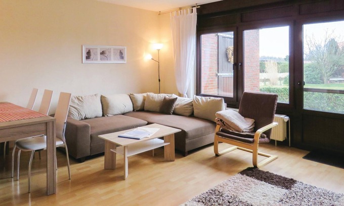 Utgast House | The semi-detached house, which is used exclusively as a vacation home, is located in a quiet side st