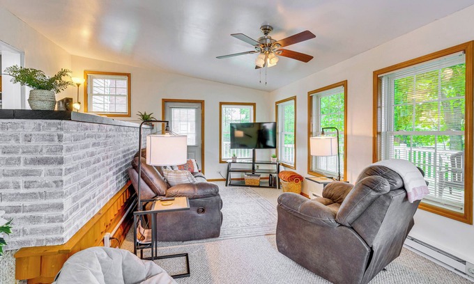 Millersburg House | 'The Shady Cottage' Millersburg Getaway w/Deck