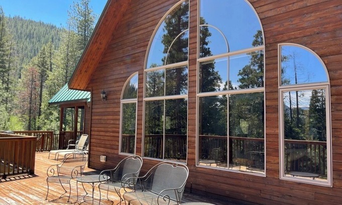 Weed House | THE SHASTEAU