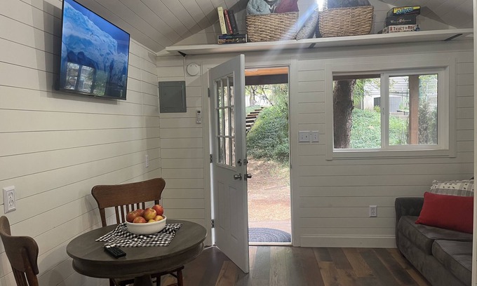 Newberg Cottage | The Shed@LivelyFarmnnA tiny house on the edge of everything in Newberg. nn