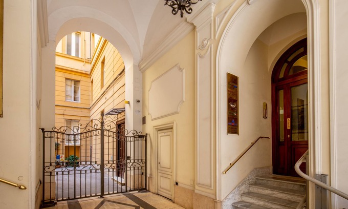 Prati House | The Shell Rome Suite