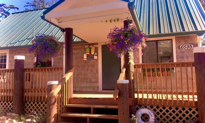 Pacific City House | The Shell Shack #177 - Darling cottage in peaceful Pacific City
