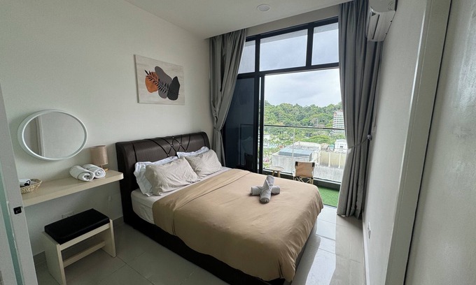 Downtown Kota Kinabalu Apartment | The Shore 12, Kota Kinabalu by HypnosSuites