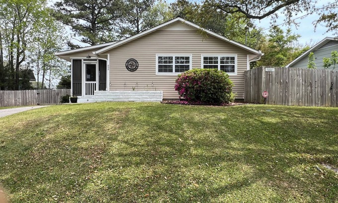 Swansboro House | The Shore House, with private boat access in neighborhood