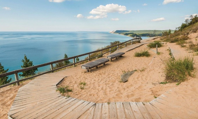 Acme Condo | The Shores Beach Front Condo Unit 5593