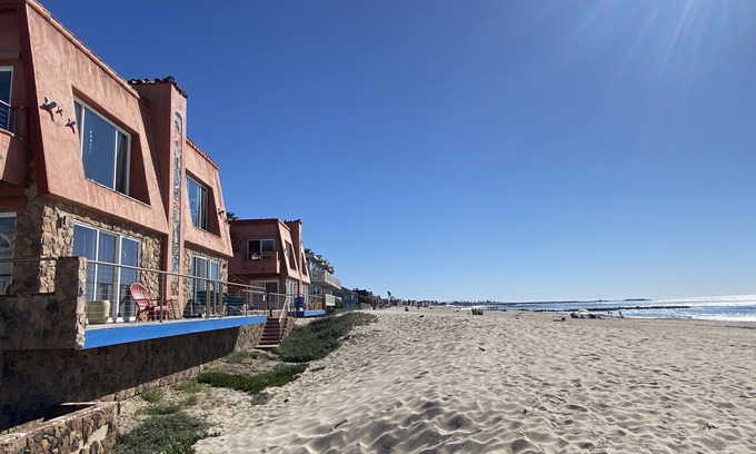 Pierpont Bay Hotel | The Shores Inn and Beach Houses